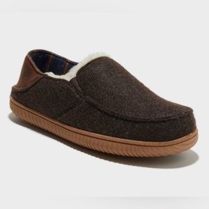 **CLEARANCE** DLUXE by DEARFOAMS - Men’s Loafer Slippers.